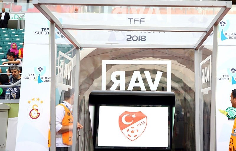 Şampiyonlar Ligi’nde flaş karar!