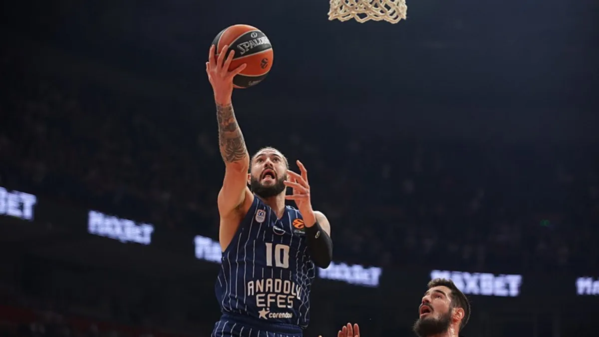 Anadolu Efes, Tel Aviv maçını Belgrad'da oynayacak