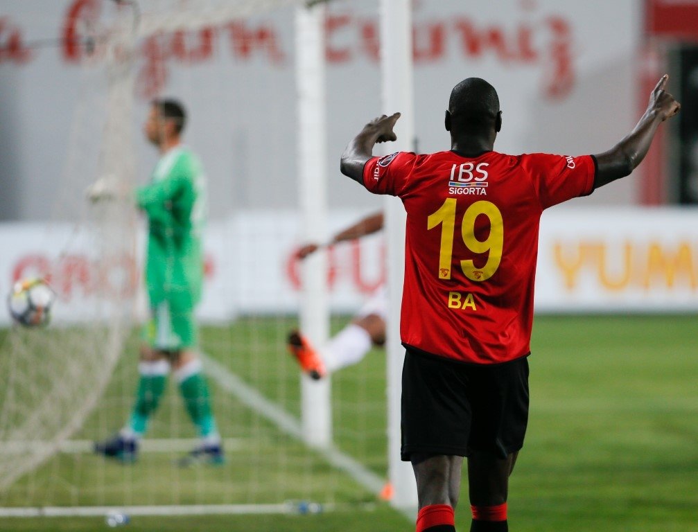 Demba Ba adım adım Beşiktaş’a!