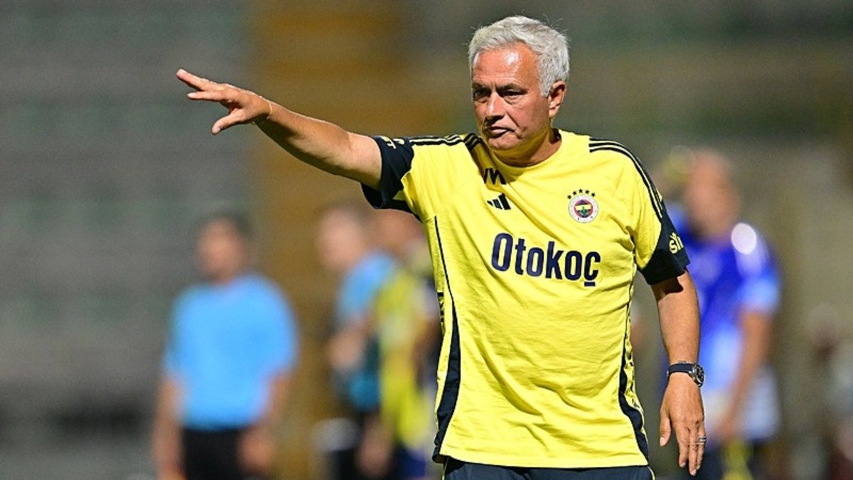 FENERBAHÇE TRANSFER HABERİ | Mourinho o yıldız hakkında kararını verdi! Beşiktaş'a gideceği iddia edilmişti FENERBAHÇE TRANSFER HABERİ | Mourinho o yıldız hakkında kararını verdi! Beşiktaş'a gideceği iddia edilmişti