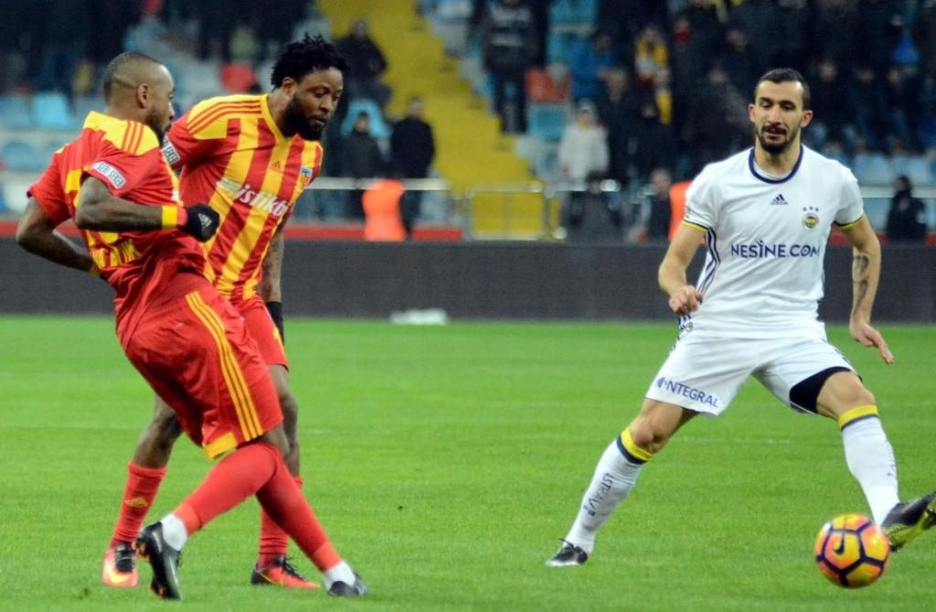 Kayserispor-Fenerbahçe karşılaşmasından kareler