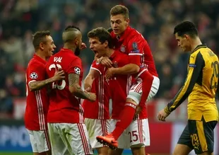 Bayern Münih, Arsenal'ı farklı geçti