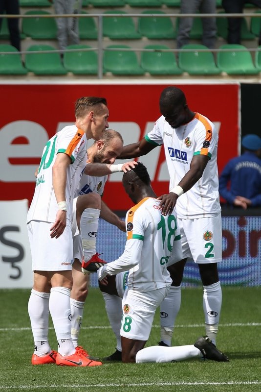 Alanyaspor - Erzurumspor maçından kareler