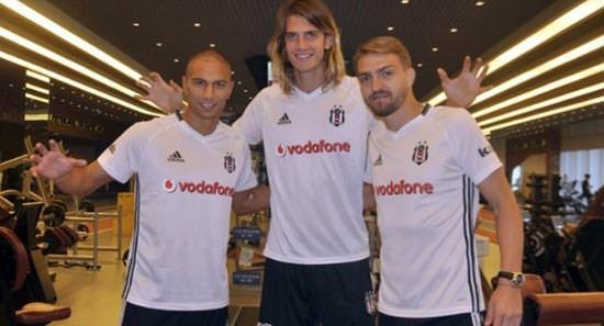 Caner Erkin’den Fenerbahçe sitemi