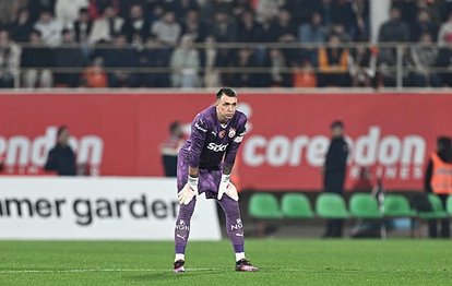 Galatasaray’da Fernando Muslera’dan soyunma odasında flaş sözler! Corendon Alanyaspor maçının devre arasında...