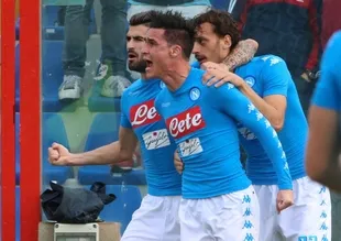 Napoli, Crotone karşısında moral buldu