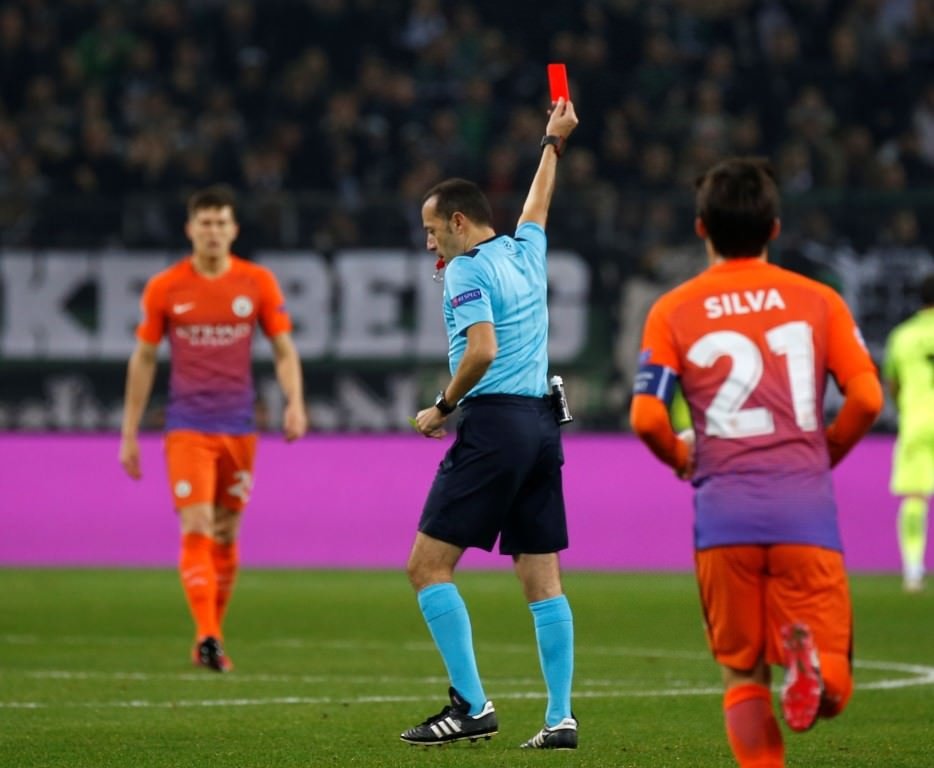 Cüneyt Çakır’a SMS yağmuru