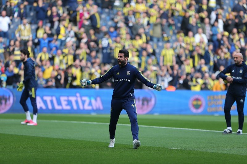 Volkan ve Muslera’dan örnek hareket