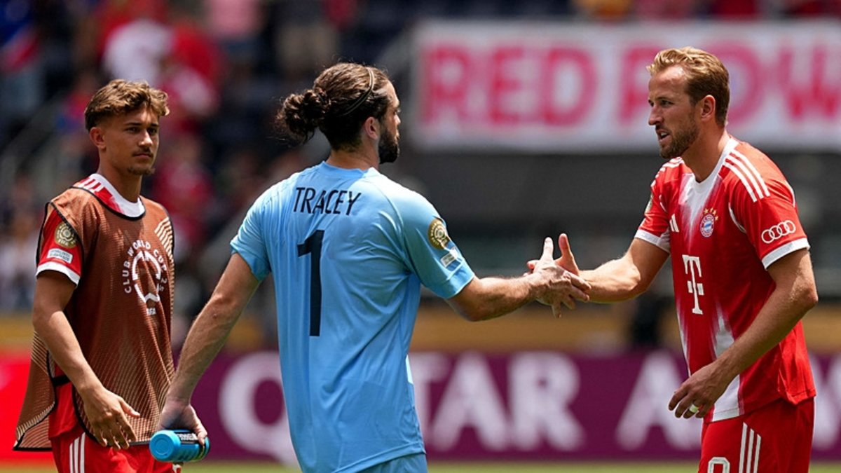 Bayern Münih'ten 10 gol yiyen kaleci Conor Tracey'in asıl mesleği ortaya çıktı! Bayern Münih'ten 10 gol yiyen kaleci Conor Tracey'in asıl mesleği ortaya çıktı!