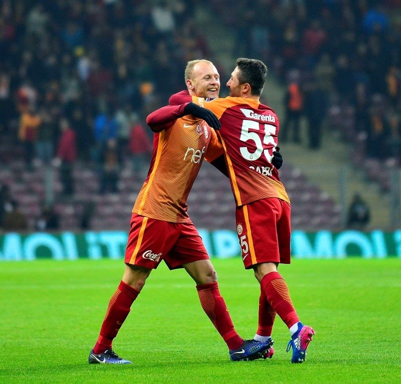 Sabri Sarıoğlu, Galatasaray’dan ayrılıyor mu?