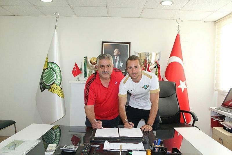 Akhisarspor, Tolga Ünlü ile anlaştı
