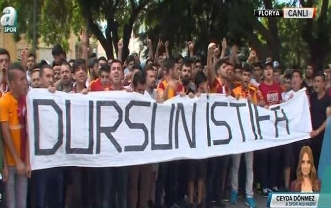 Florya’da Dursun Özbek istifa sesleri!