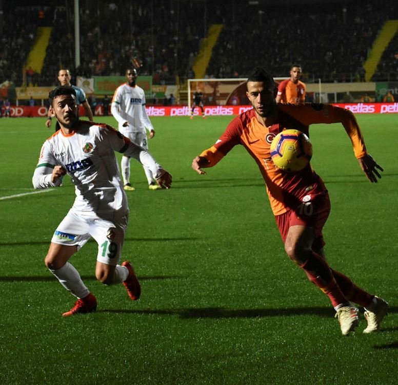 Galatasaray’da deprem! Muslera...