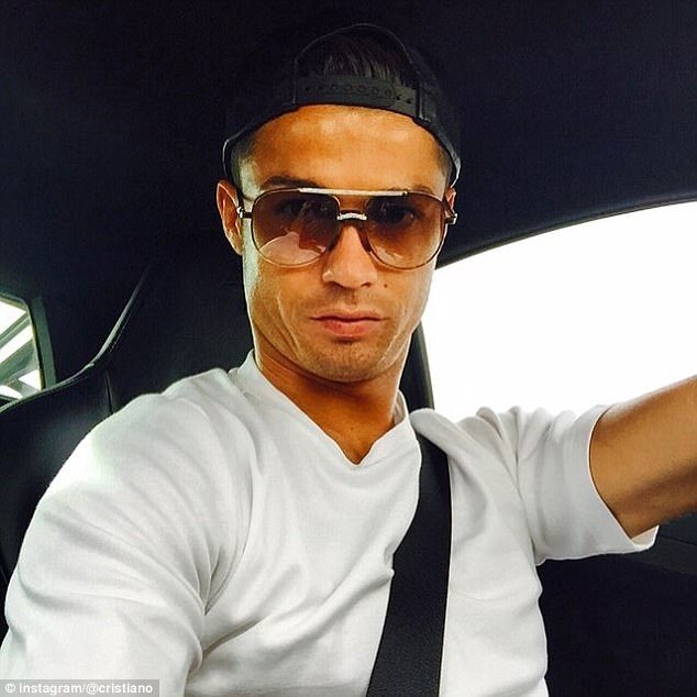 Ronaldo: Bir ’selfie’ çılgını...