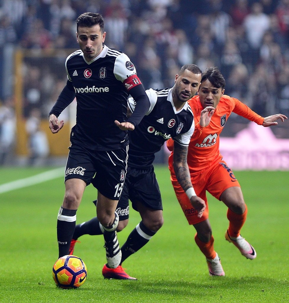 Beşiktaş-Başakşehir karşılaşması sosyal medyayı salladı!