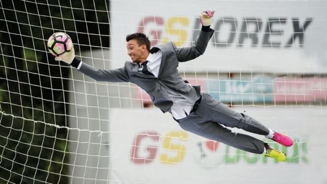 Muslera sosyal medyayı salladı