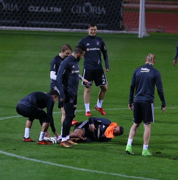 Beşiktaş Antalya’da tam kadro çalıştı