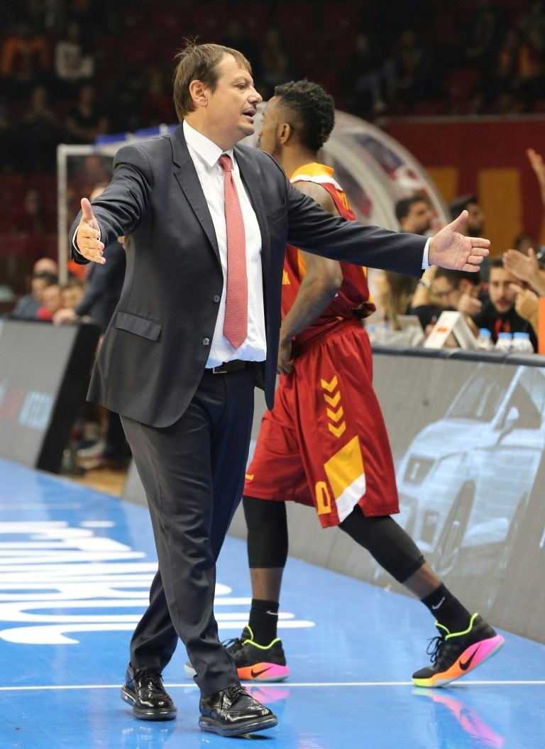 Ergin Ataman’dan Aziz Yıldırım’a destek