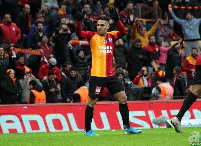 Falcao büyük hayal kırıklığı! 54 gün futbol oynadı 72 gün yattı...