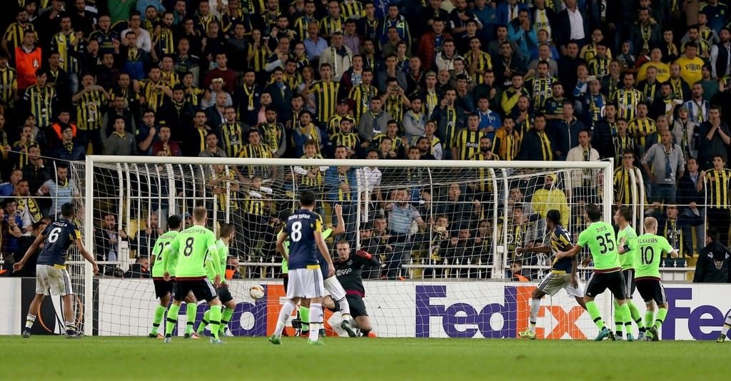 Fenerbahçe’den Kadıköy’de tarihi zafer