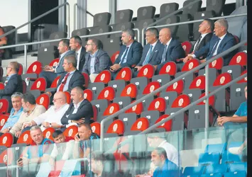 Taraftarın boşluğunu yöneticiler doldurdu