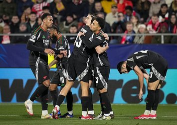 Arsenal deplasmanda istediğini aldı