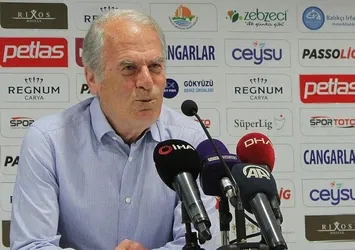 Mustafa Denizli: ”Maçı elimizle verdik”