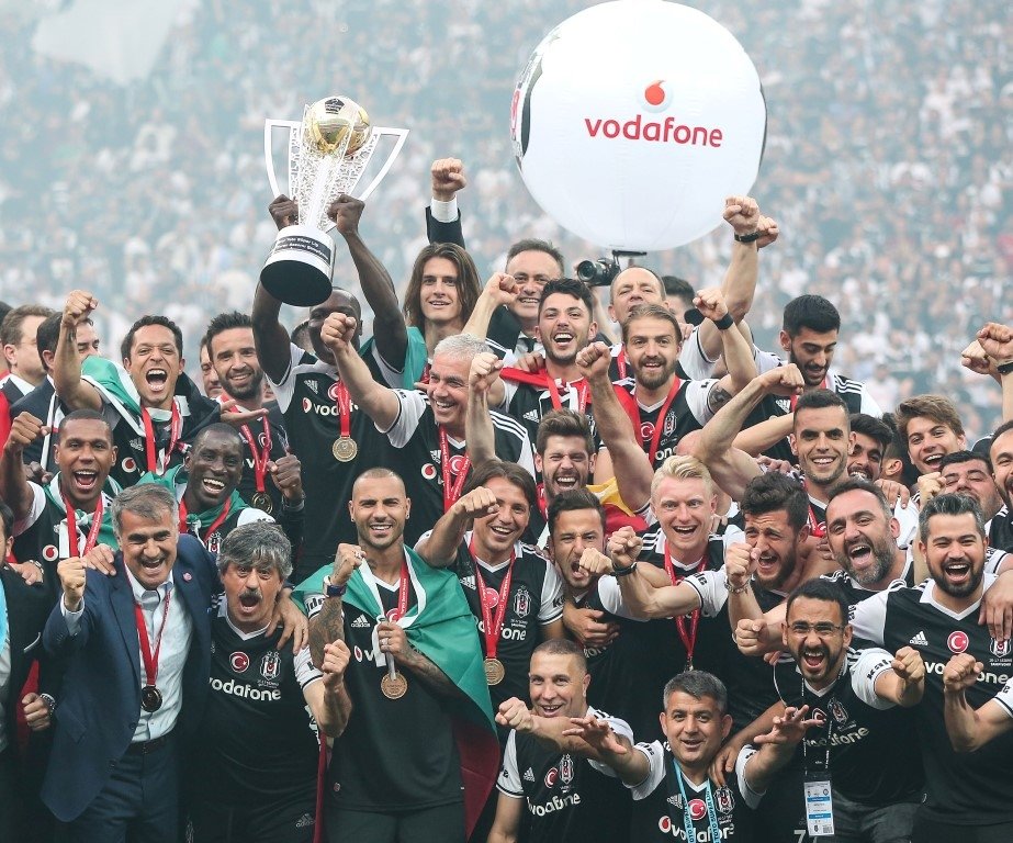 Beşiktaş, şampiyonluk kupasını aldı