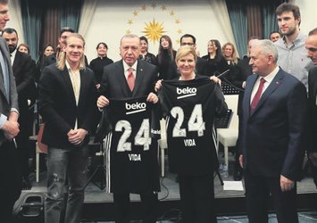 Vida’dan Erdoğan’a forma