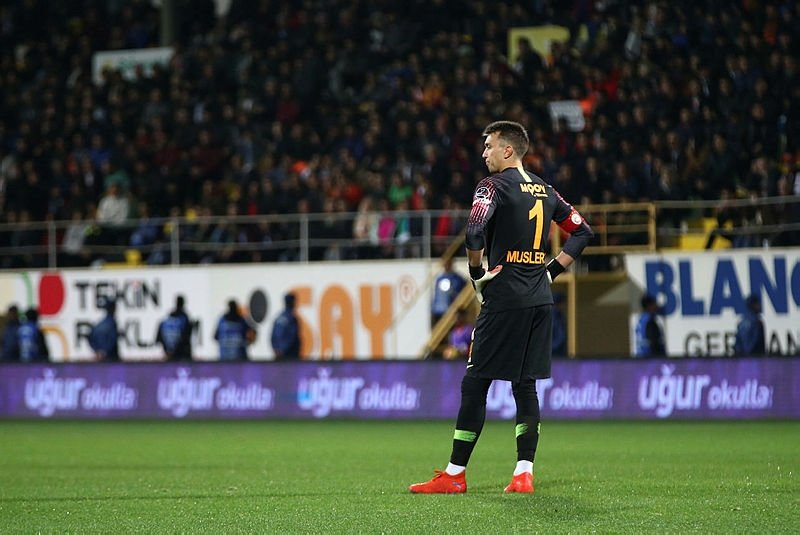 Galatasaray’a yüz nakli!
