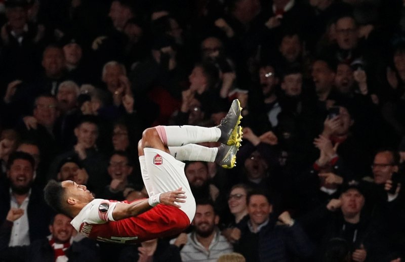 Aubameyang’dan takla şov! İşte o anlar...