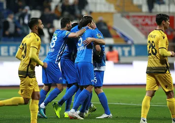 Diagne atıyor Paşa coşuyor