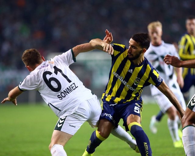 Fenerbahçe, Mehmet Topal ile yolları ayırıyor