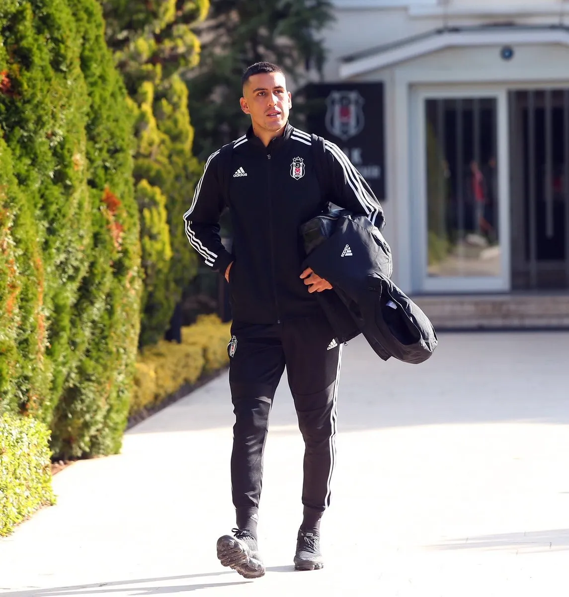 Beşiktaş Braga maçı için Portekiz’e hareket etti - 2