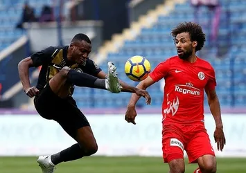 Antalyaspor'un milli gururu: Nazım Sangare