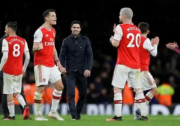 Arsenal Aubameyang ile güldü