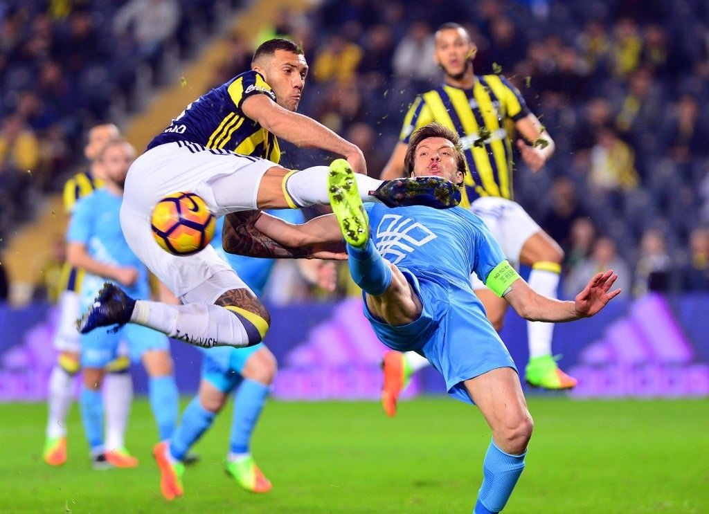 Fenerbahçe-Osmanlıspor karşılaşmasından kareler