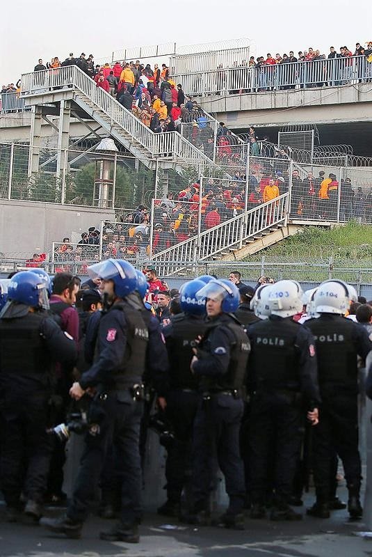 Maçın ertelenme nedeni o ihbar!