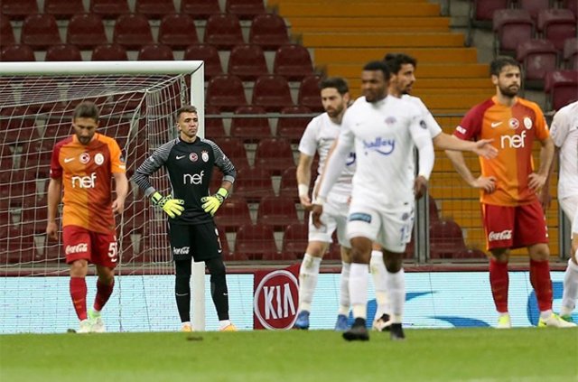 Galatasaray’da ortalık karıştı