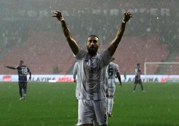 Cenk Tosun: Özgüvenimiz artıyor!