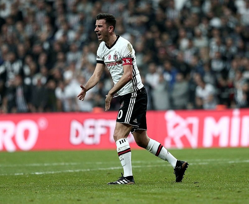 Fenerbahçe’den Beşiktaşlı yıldıza kanca!