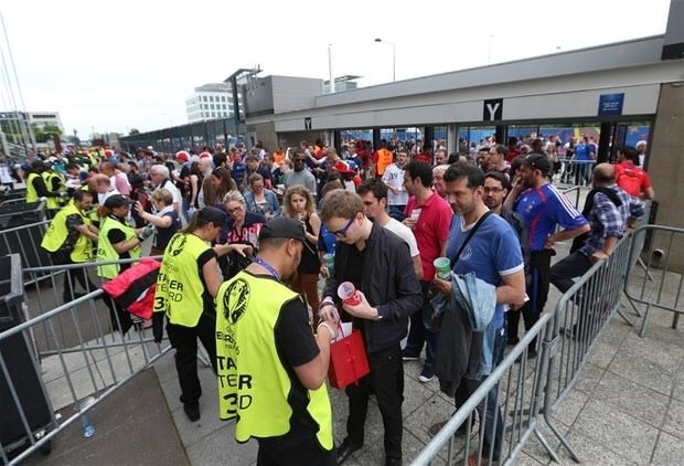 Euro 2016’da açılış nefesleri kesti