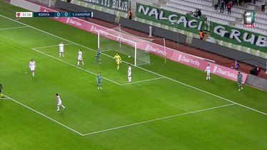 Kupada büyük centilmenlik örneği! Konyaspor ve Van Spor FK oyuncuları...