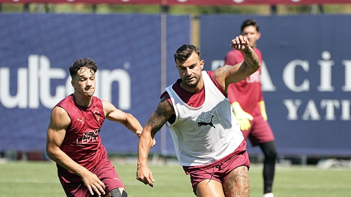 Galatasaray yeni sezon öncesi ilk hazırlık maçına çıkıyor! Galatasaray yeni sezon öncesi ilk hazırlık maçına çıkıyor!