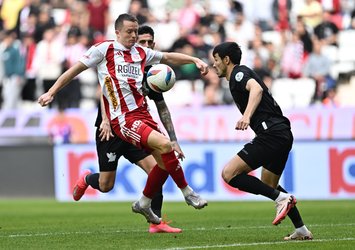 Antalya 3 puanı 90+8'de kaptı!