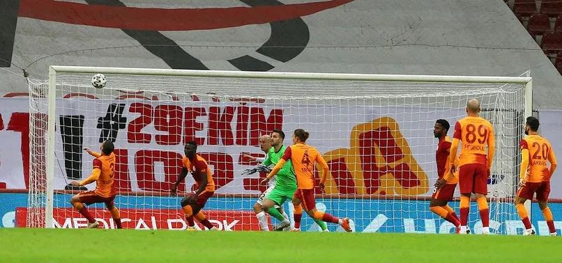 Galatasaray kalesine duvar ördü!
