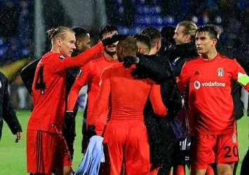 Beşiktaş ve Chelsea zirvenin sahibi