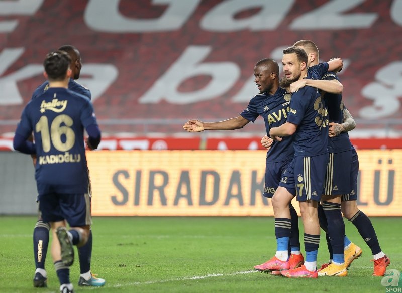 Son dakika spor haberleri: Fenerbahçe için flaş sözler! Şampiyonluk futbolu değil