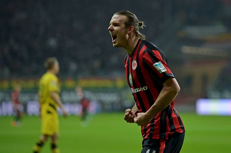 Cenk Tosun her forvetten bir şeyler kaptı