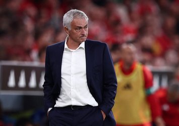 Mourinho uzatmalarda yıkıldı!